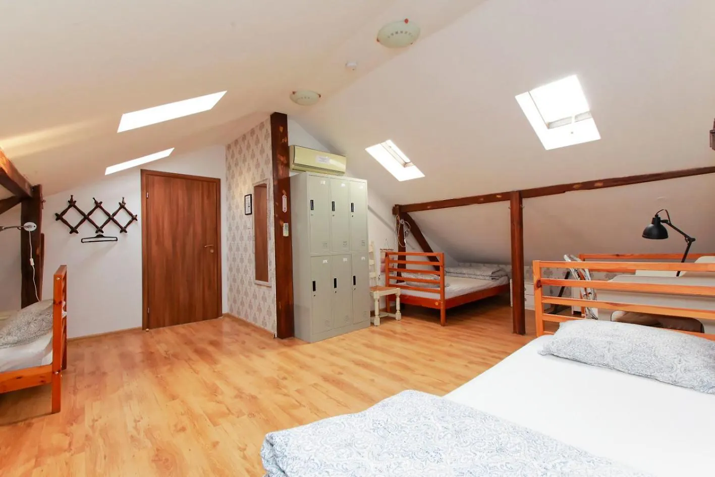 Nomado Hostel Varna 0*,