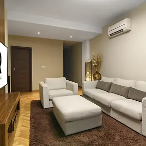 Beachfront 3-bedroom With Jaccuzi And Barbecue In The Back Apartamento